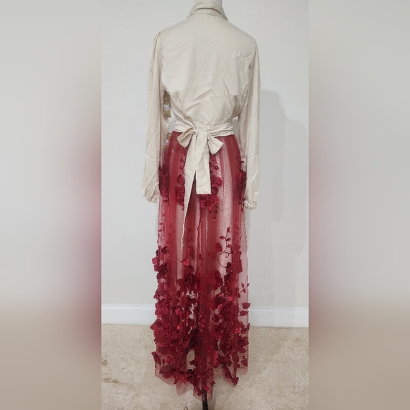Elegant Red Floral Embroidered Skirt - Picture 5 of 12